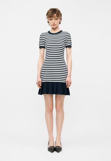 Вязаное платье