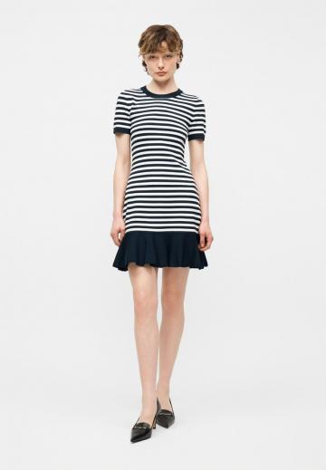 Вязаное платье