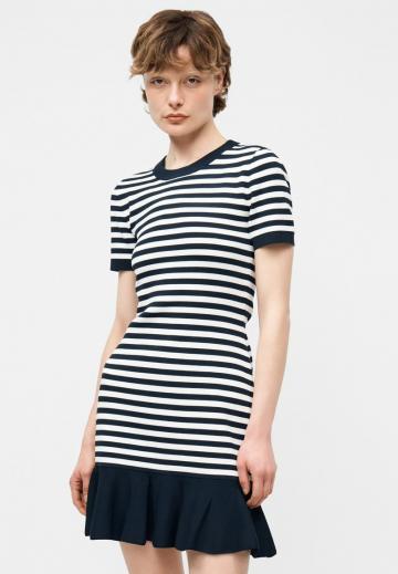 Вязаное платье