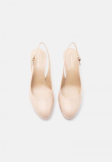 Туфли на высоком каблуке