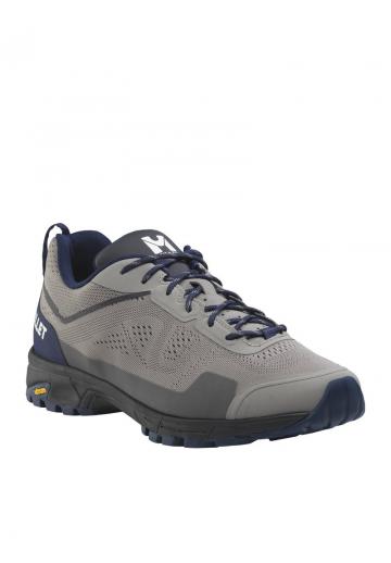 Походные кроссовки