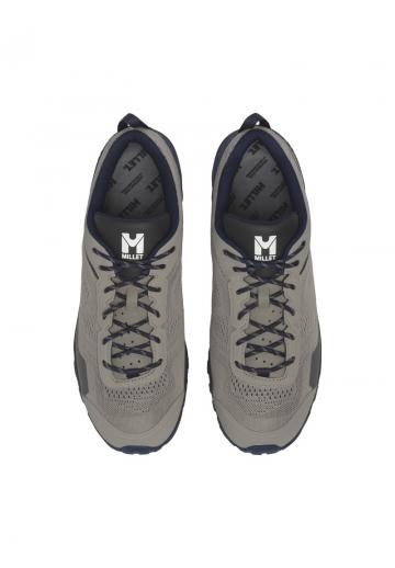 Походные кроссовки