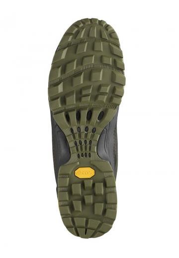 Походные кроссовки