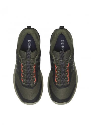 Походные кроссовки