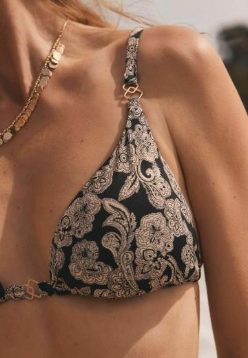 Треугольное бикини