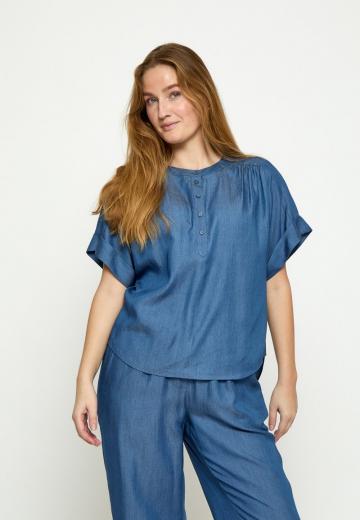 Джинсовая блузка