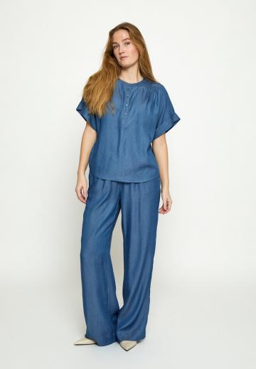 Джинсовая блузка