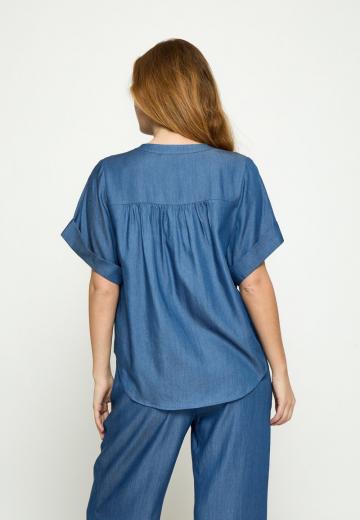 Джинсовая блузка