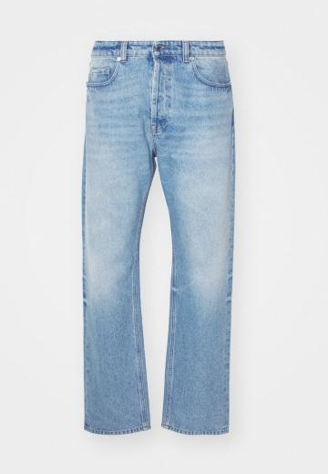 Прямые джинсы