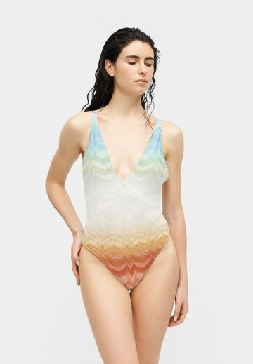 Слитный купальник