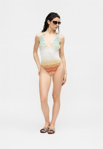 Слитный купальник