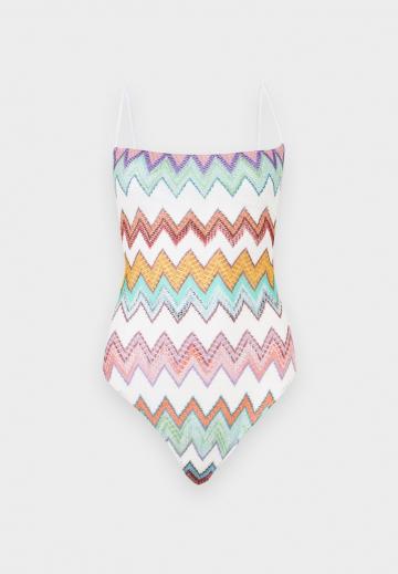 Слитный купальник