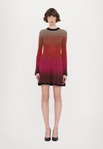 Вязаное платье