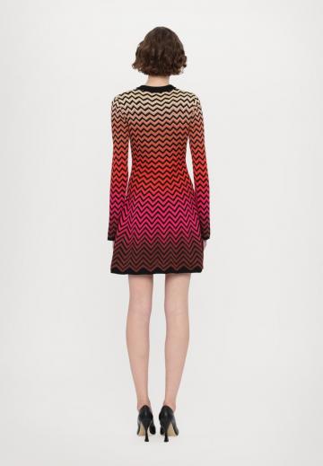 Вязаное платье