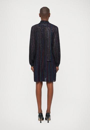 Короткое платье