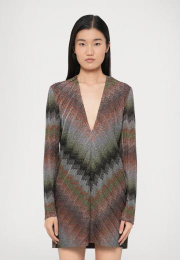 Короткое платье