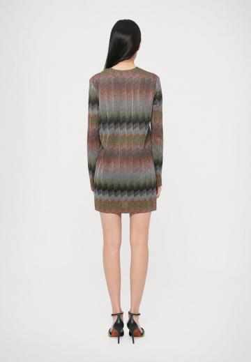 Короткое платье