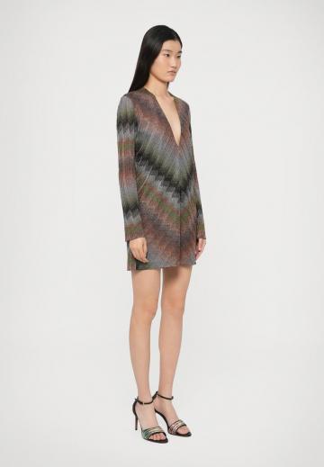 Короткое платье