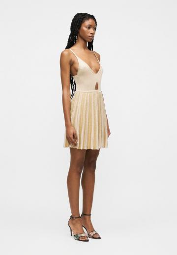 Короткое платье