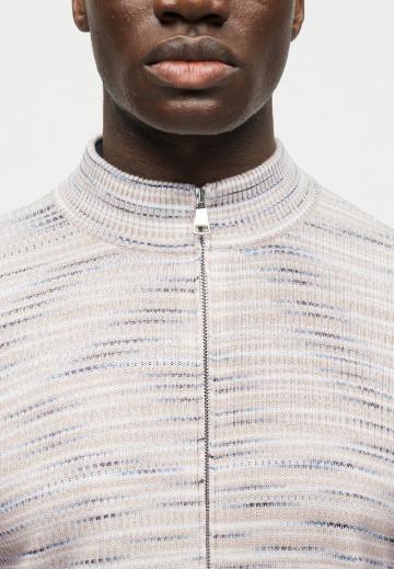 Вязаная кофта