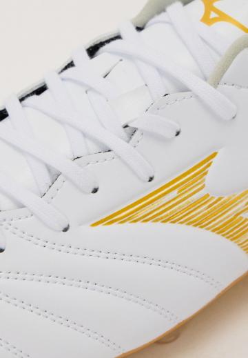 Футбольные бутсы