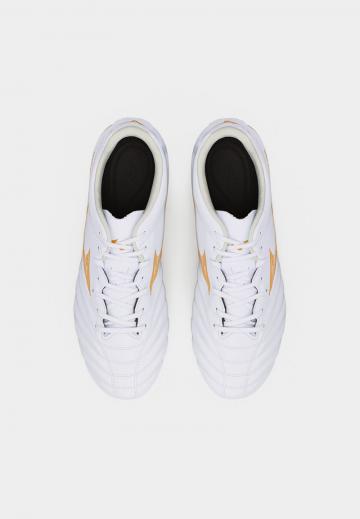 Футбольные бутсы