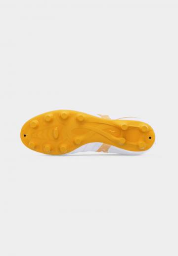 Футбольные бутсы