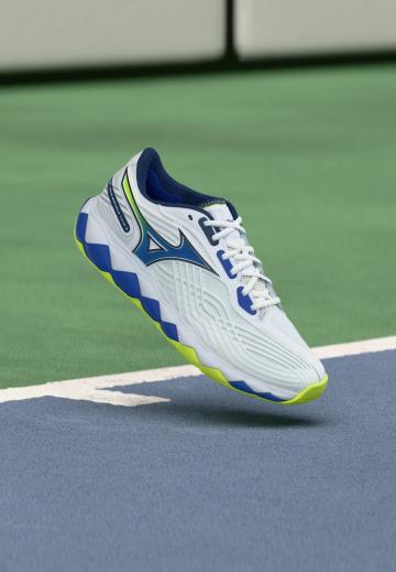 Теннисные кроссовки