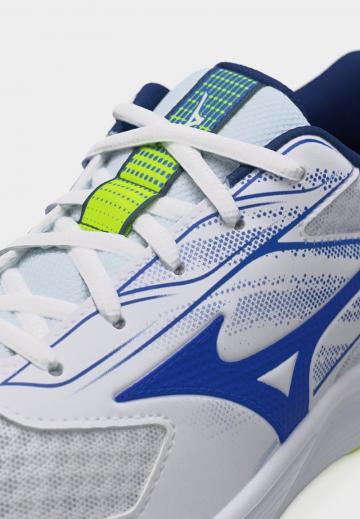 Теннисные кроссовки