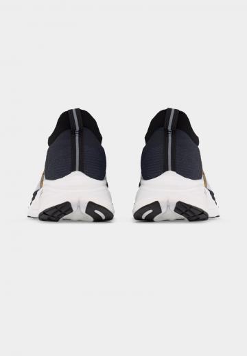 Беговые кроссовки