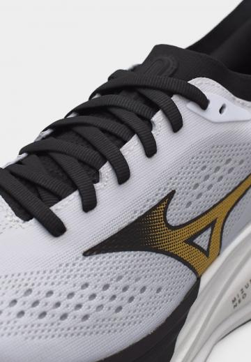 Беговые кроссовки