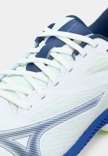 Теннисные кроссовки