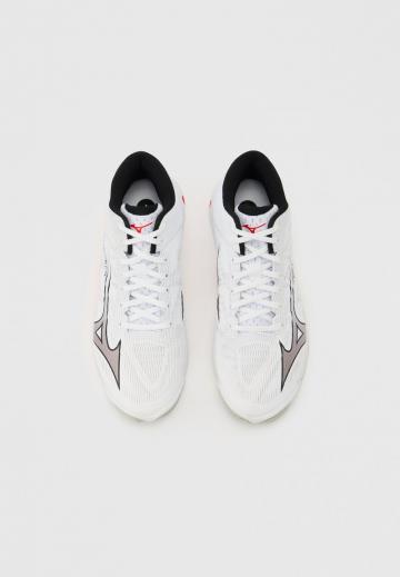 Кроссовки для зала