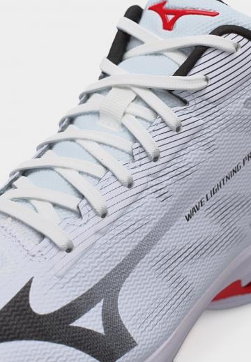 Кроссовки для зала