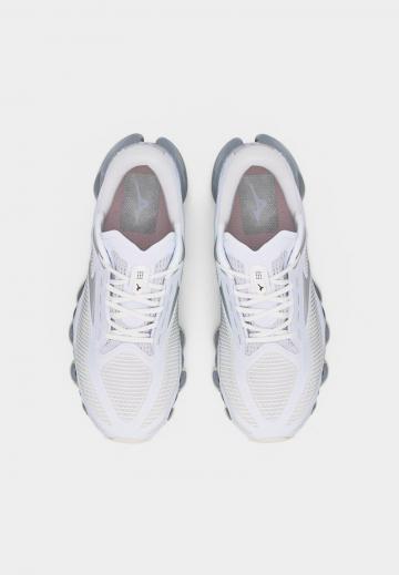 Беговые кроссовки