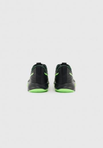 Кроссовки для зала