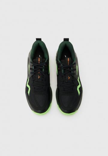 Кроссовки для зала