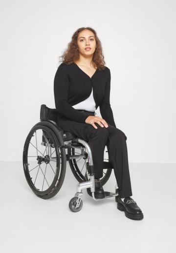 Узкие брюки