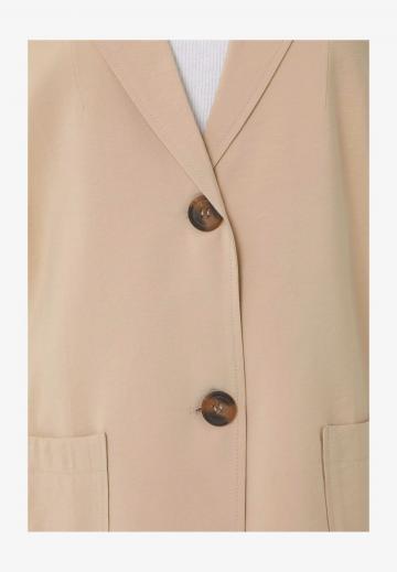 Короткое пальто