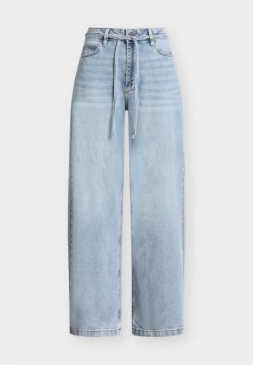 Свободные джинсы