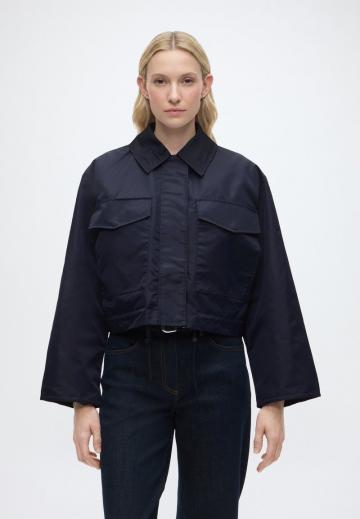 Куртка с накладнымит карманами