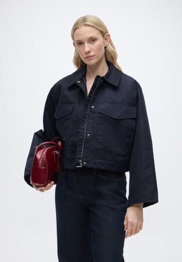 Куртка с накладнымит карманами