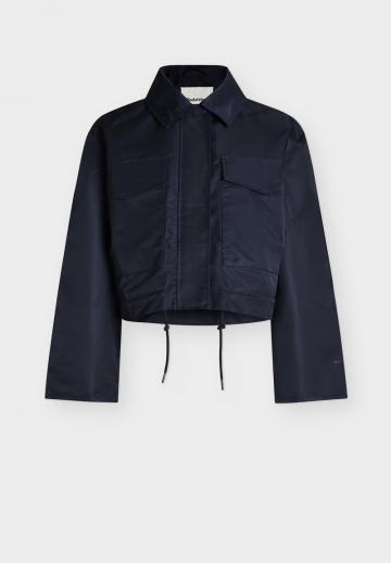 Куртка с накладнымит карманами