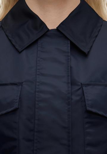 Куртка с накладнымит карманами