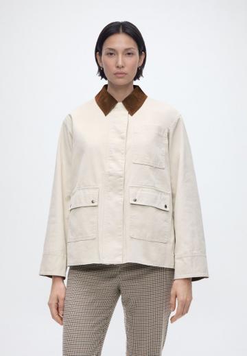 Куртка с накладнымит карманами