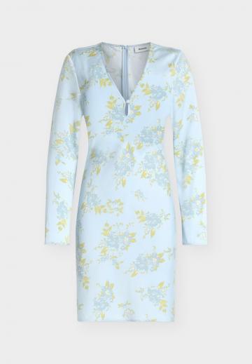 Короткое платье