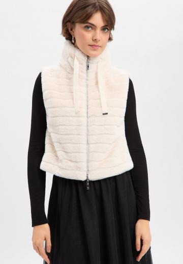 Пуховой жилет