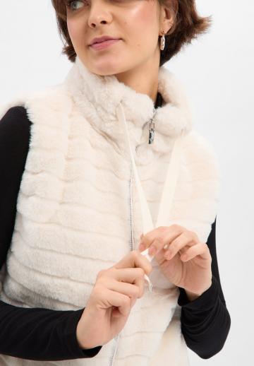 Пуховой жилет