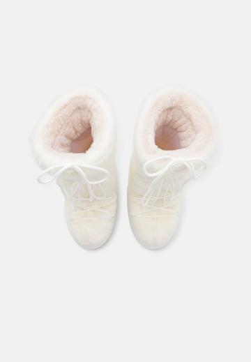 Сапоги на шнуровке