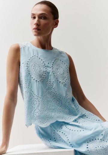 Блузка без рукавов